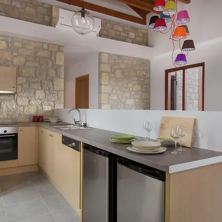 Boutique In Arkadi With Pool And Deck Chairs